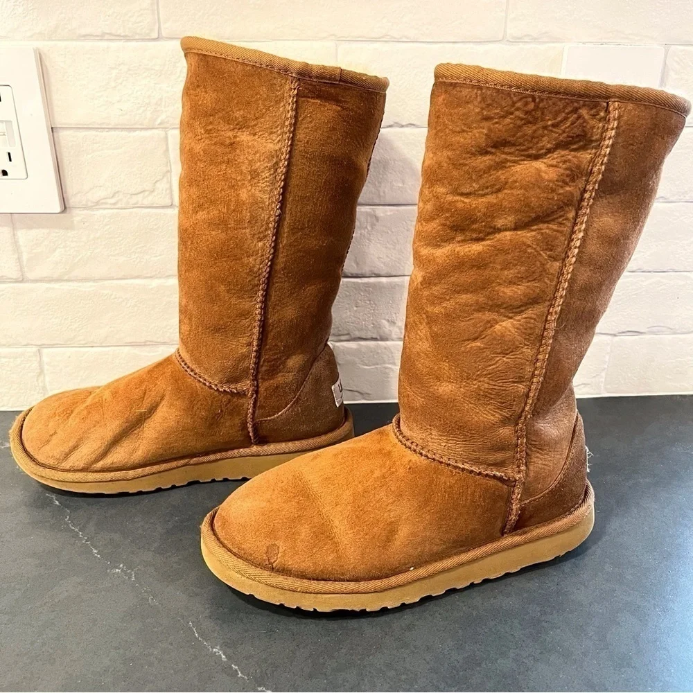 UGG Y4 W6 chestnut suede classic tall wool lined boots